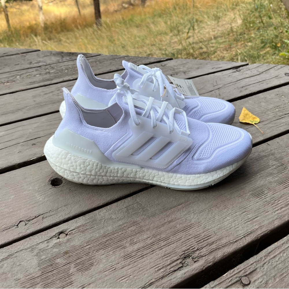 Adidas Ultraboost 22, size 10